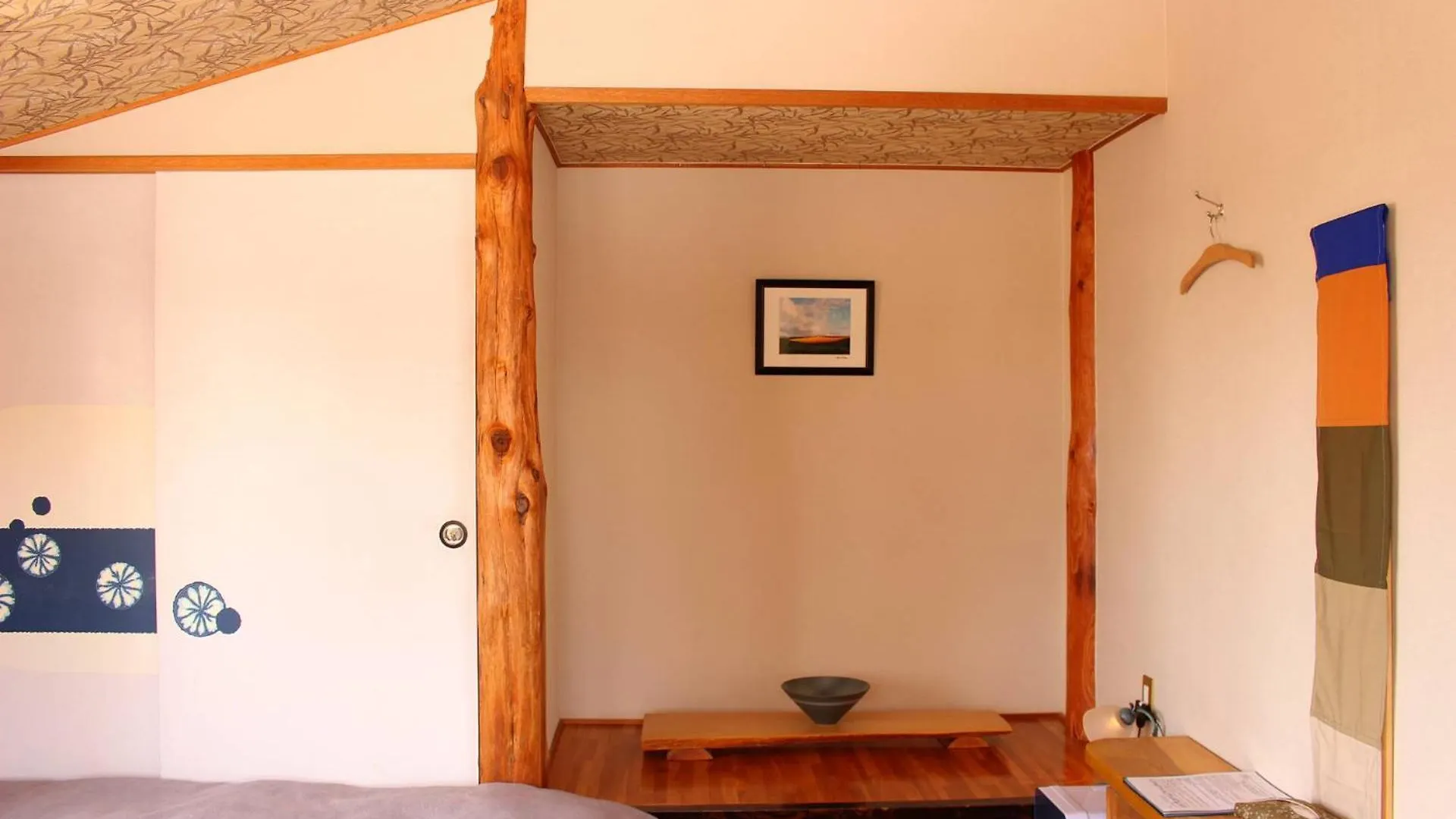 *** Bed & Breakfast カフェロッジ Touch Wood Biei Japan