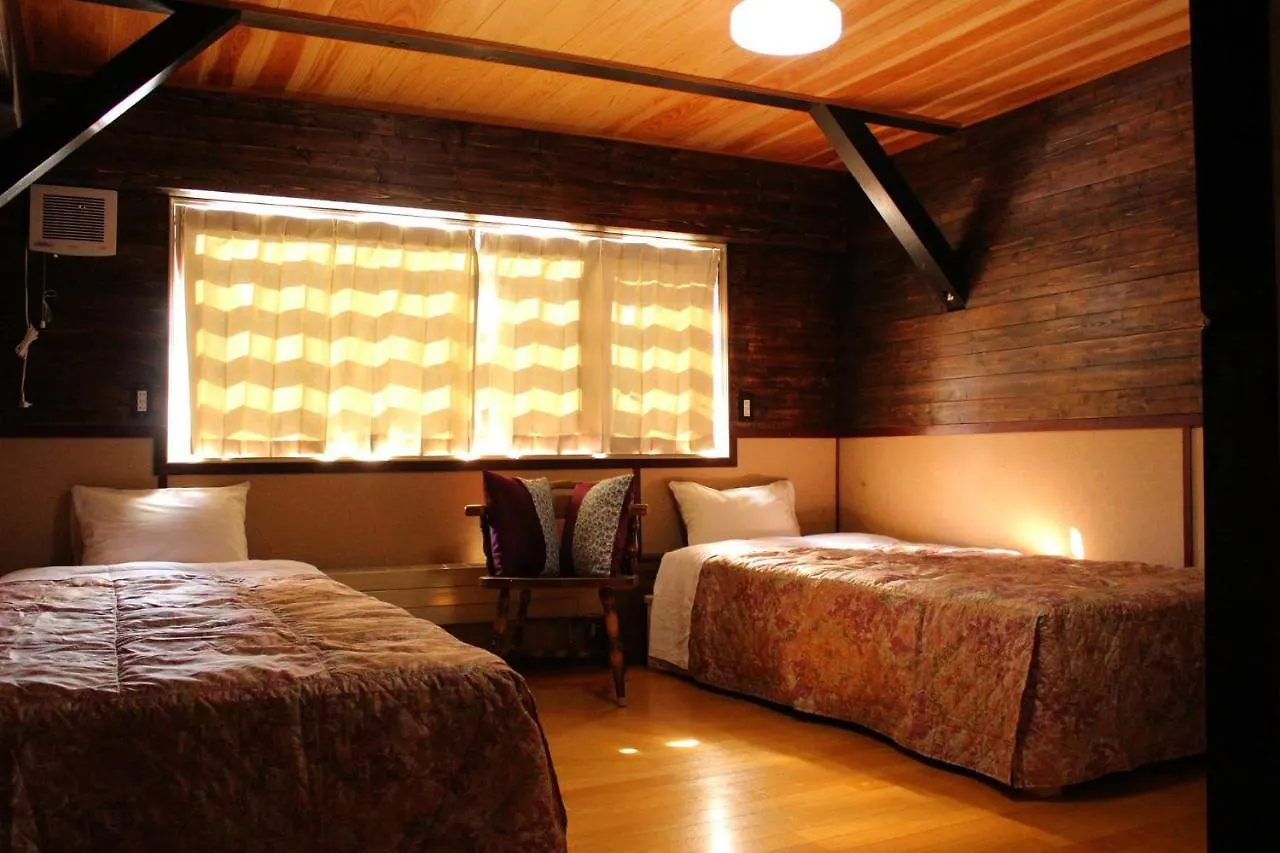 Bed & Breakfast カフェロッジ Touch Wood Biei